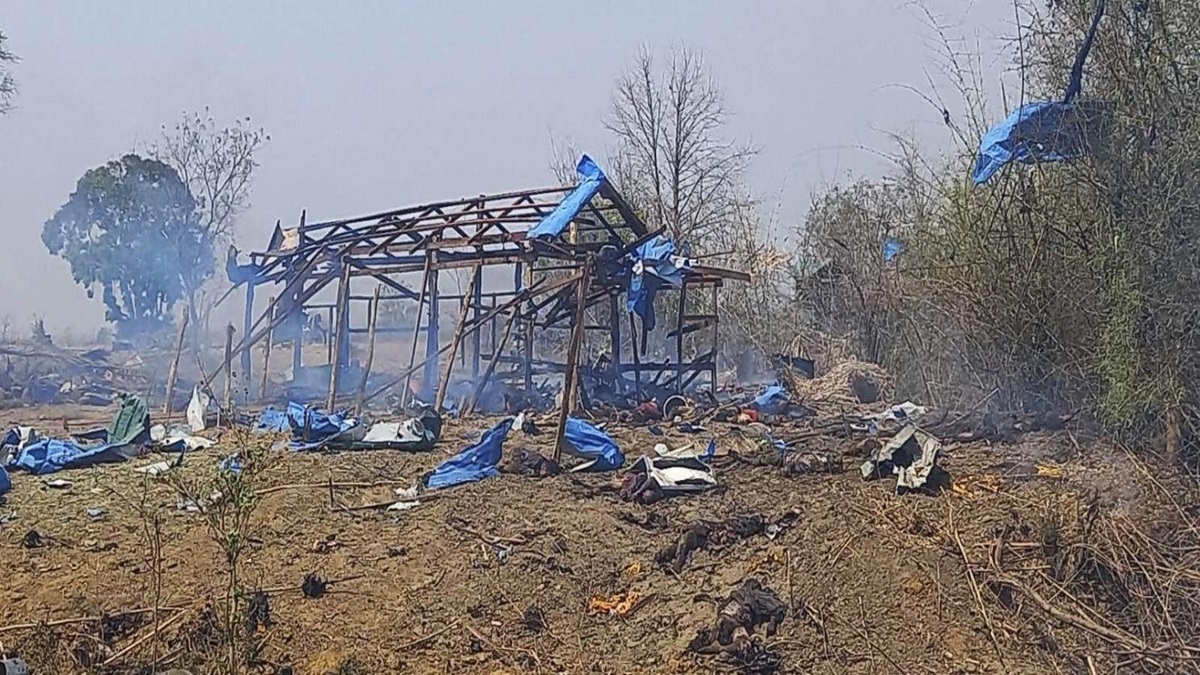 म्यांमार की सेना ने अपने ही देश के एक गांव पर किया हवाई हमला; 40 लोगों की मौत; कई घायल