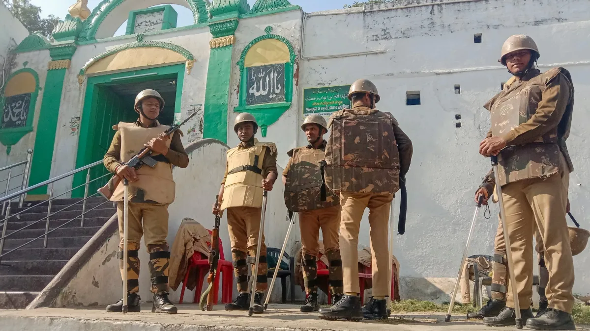 संभल शाही जामा मस्जिद विवाद: मस्जिद कमेटी ने इलाहाबाद HC में दाखिल की याचिका, की ये मांगें संभल मस्जिद विवाद- India TV Hindi