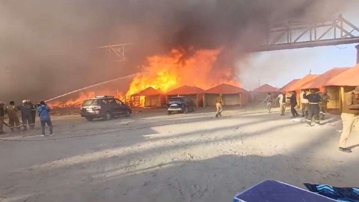 Mahakumbh 2025: प्रयागराज के महाकुंभ मेला क्षेत्र में लगी आग पर पाया गया काबू, सीएम योगी ने घटना का लिया संज्ञान