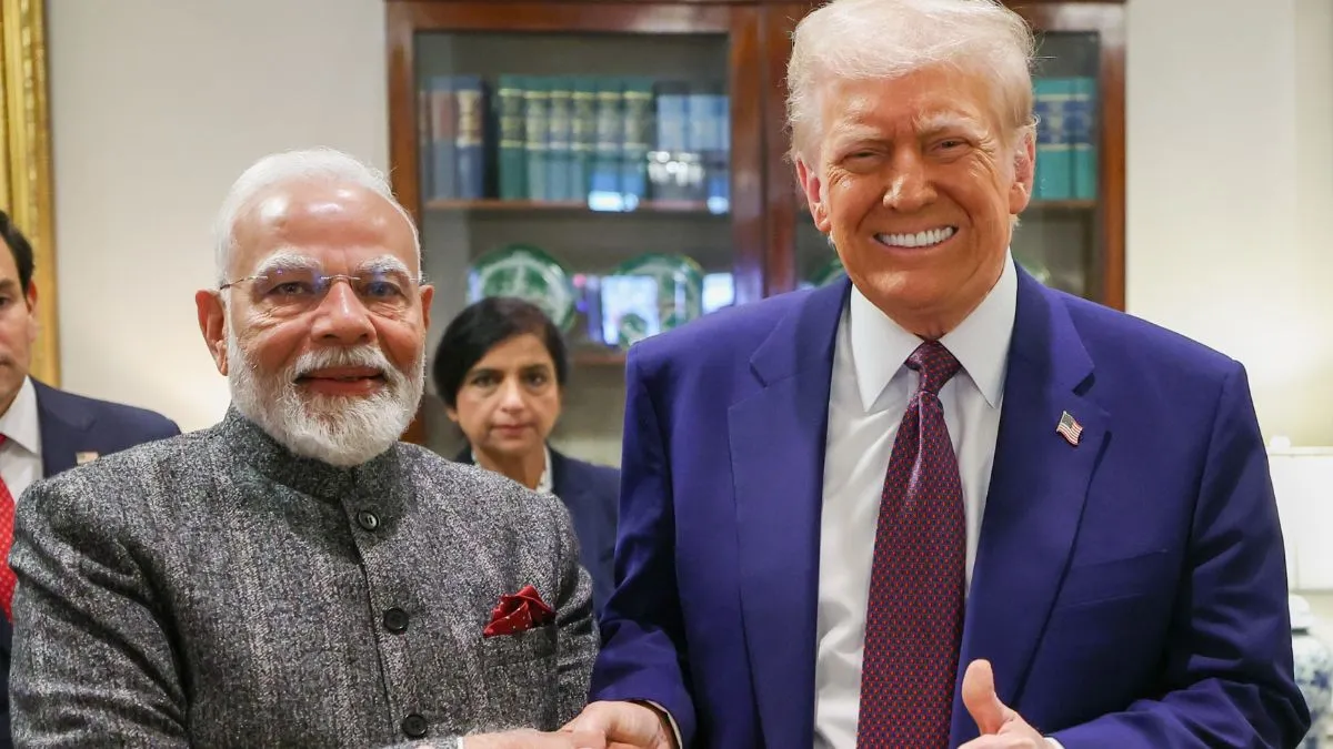 VIDEO: 'बांग्लादेश को मैं पीएम मोदी पर छोड़ता हूं', ट्रंप ने खुलेआम कर दिया ये इशारा, टेंशन में यूनुस सरकार डोनाल्ड ट्रंप के साथ पीएम मोदी- India TV Hindi