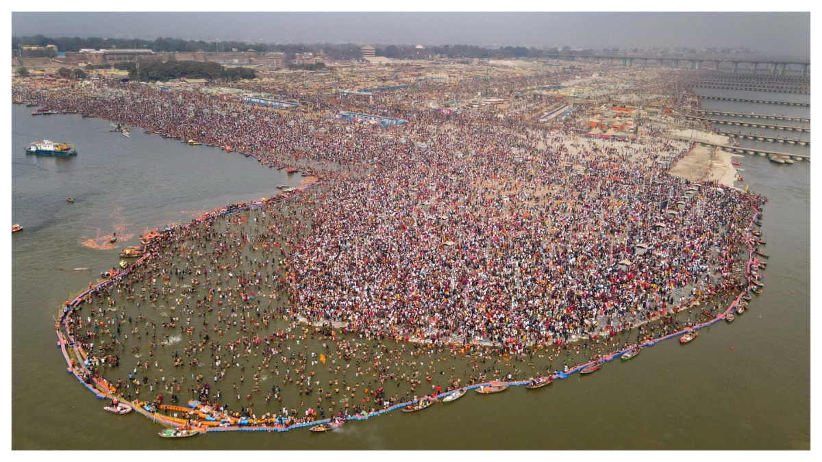 Mahakumbh Live: महाकुंभ का आखिरी स्नान जारी, आज भी एक करोड़ से ज्यादा लोग लगा चुके हैं डुबकी - India TV Hindi