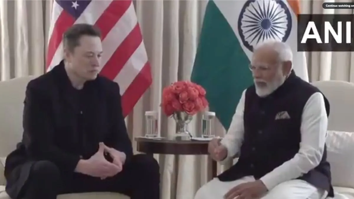 पीएम मोदी से मिले मस्क, Starlink की सैटेलाइट सर्विस भारत में जल्द हो सकती है शुरू Modi and Musk- India TV Hindi