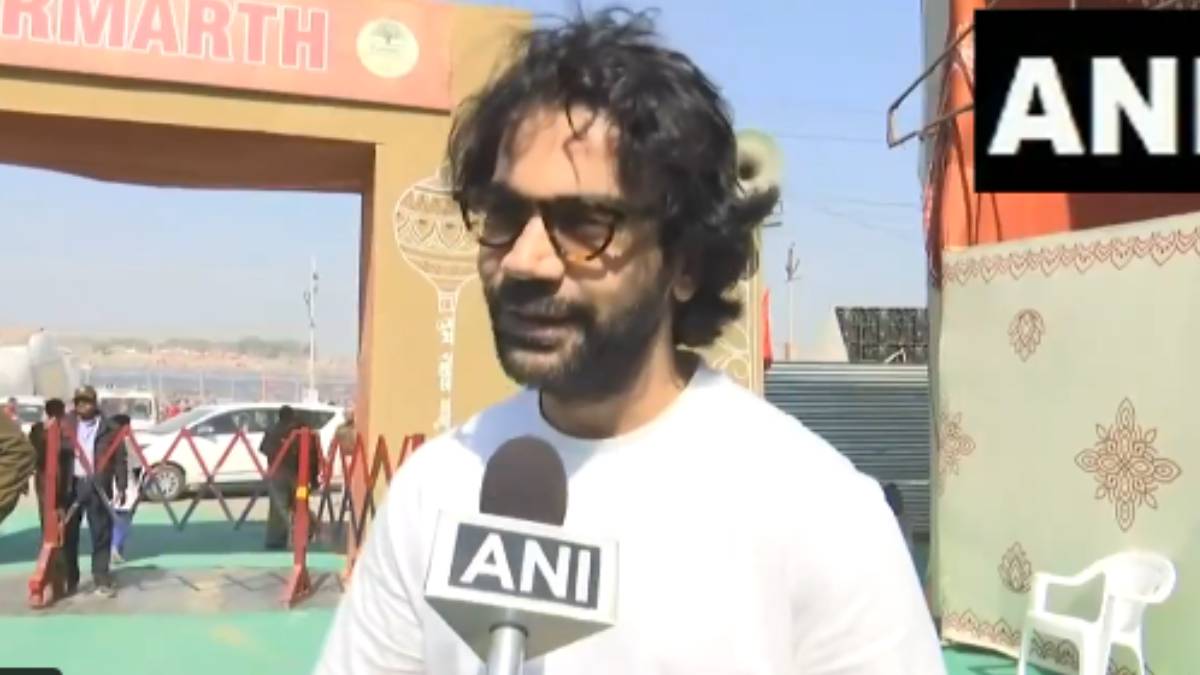 महाकुंभ पहुंचे राजकुमार राव, पत्नी संग गंगा में लगाएंगे डुबकी, कही ये बात
