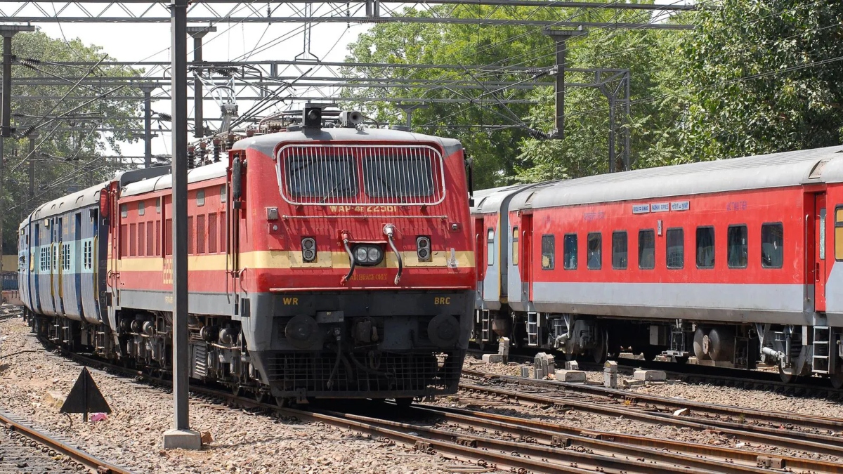 Cancelled Trains List: रेलवे ने मार्च में कैंसिल कर दी हैं ये ट्रेनें, टूर प्लान बनाने से पहले देख लें लिस्ट