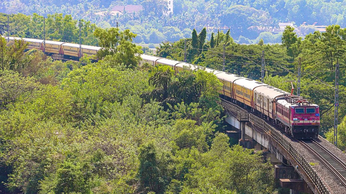 indian railways, indian railways general ticket, general ticket booking, online general ticket booki- India TV Paisa