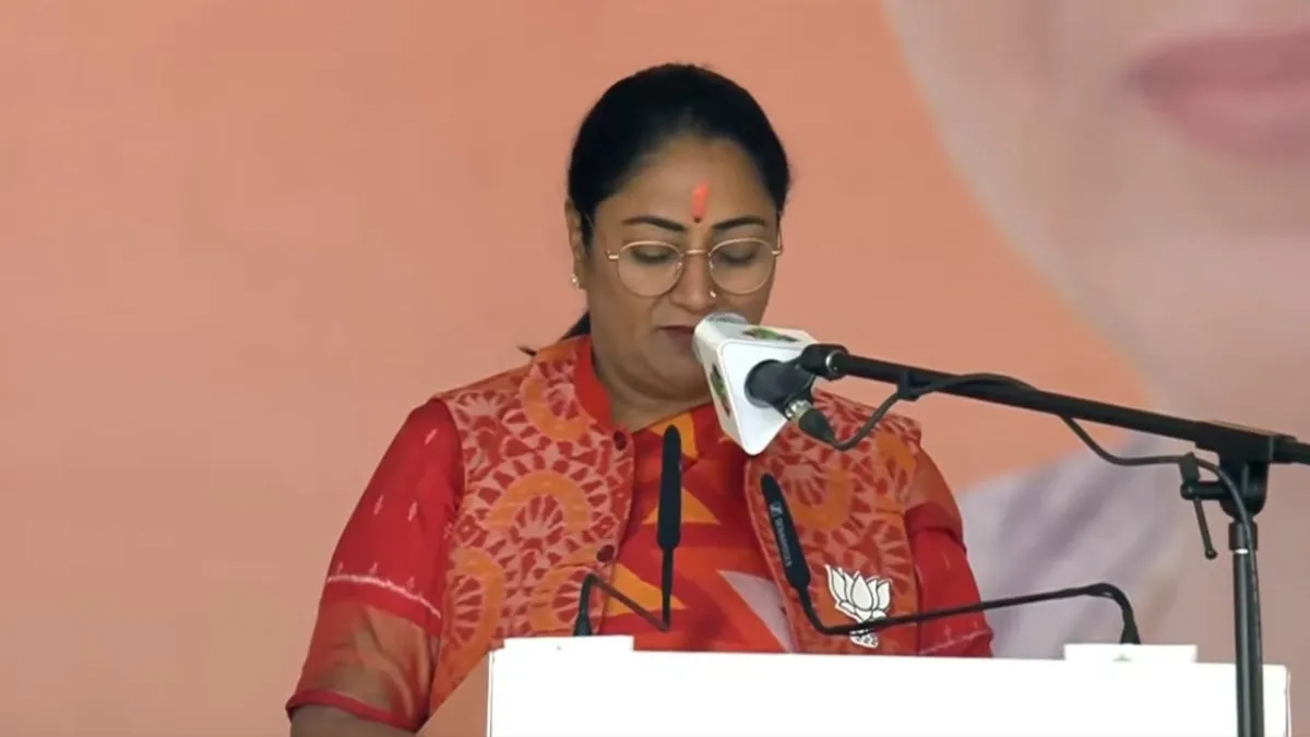 LIVE: दिल्ली के वासुदेव घाट पर यमुना आरती, अपने मंत्रियों के साथ शामिल हुईं सीएम रेखा गुप्ता रेखा गुप्ता- India TV Hindi