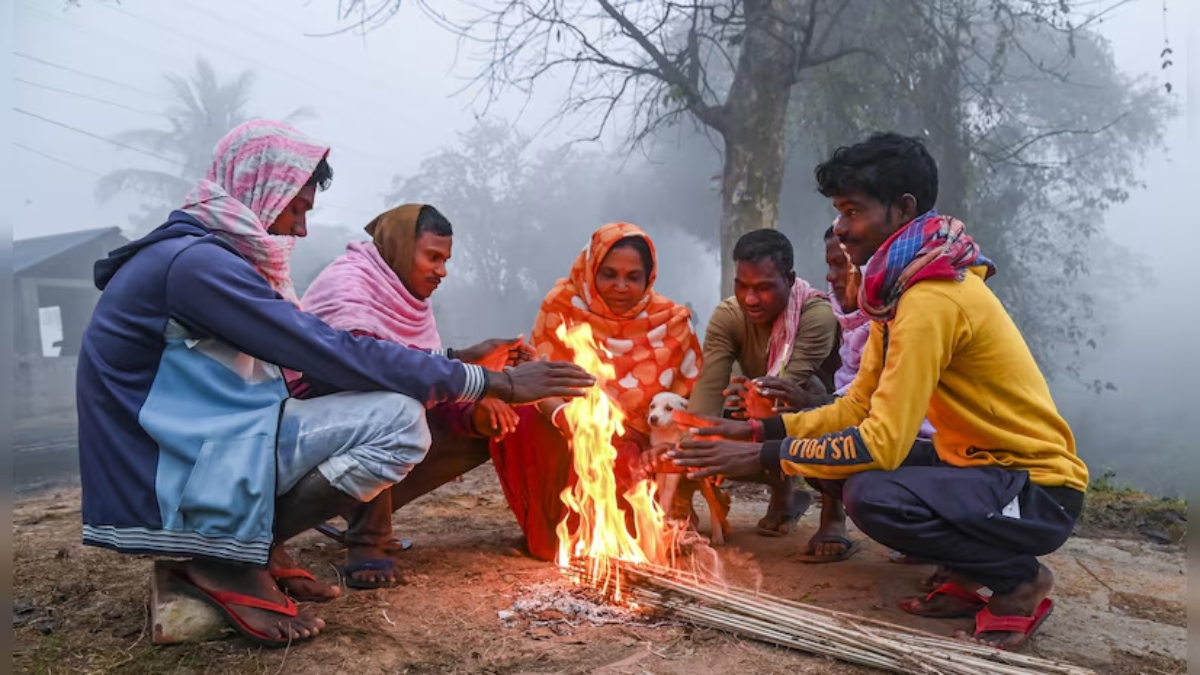 पहाड़ों में हो रही बर्फबारी, दिल्ली-NCR समेत इन राज्यों में क्या फिर बढ़ेगी ठंड? जानिए अगले 3 दिन के मौसम का हाल