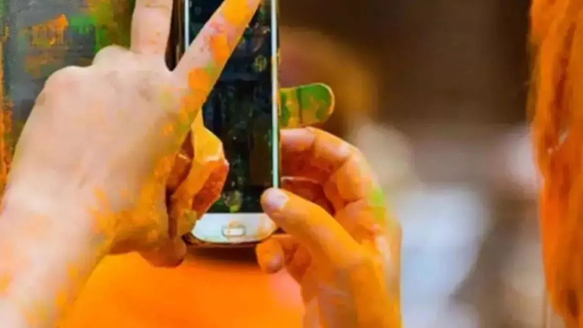 Mobile, Tips and Tricks, smartphone, tech news in Hindi, How to Get Water Out of Your Phone- India TV Hindi