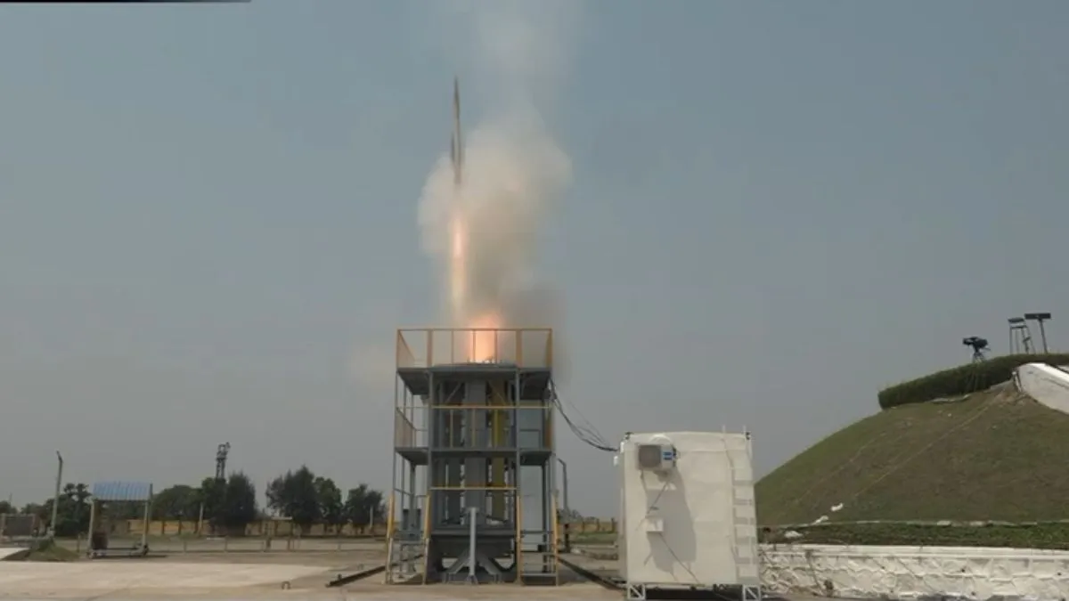 VIDEO: भारत ने स्वदेशी मिसाइल VLSRSAM का सफल परीक्षण किया, नौसेना की बढ़ेगी ताकत मिसाइल का सफल परीक्षण- India TV Hindi