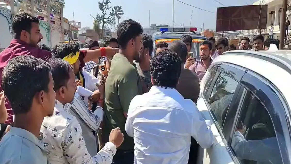 kaushambi atiq ahmad goons- India TV Hindi