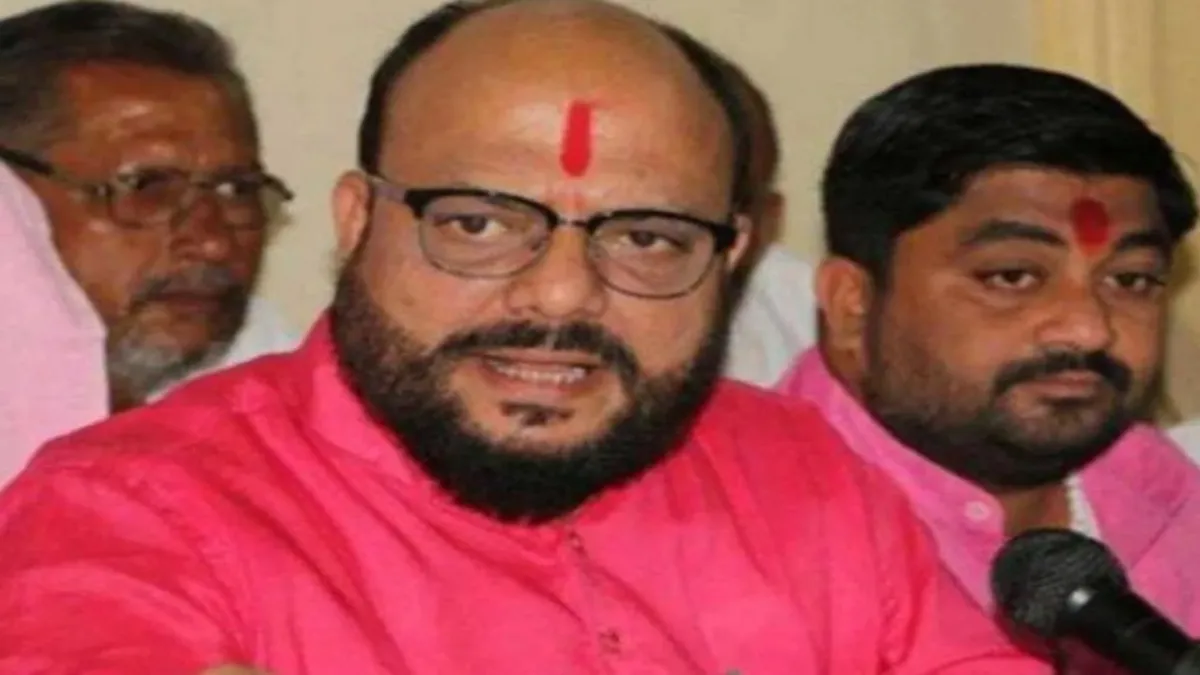 गुलाबराव पाटिल का अजब गजब बयान- India TV Hindi