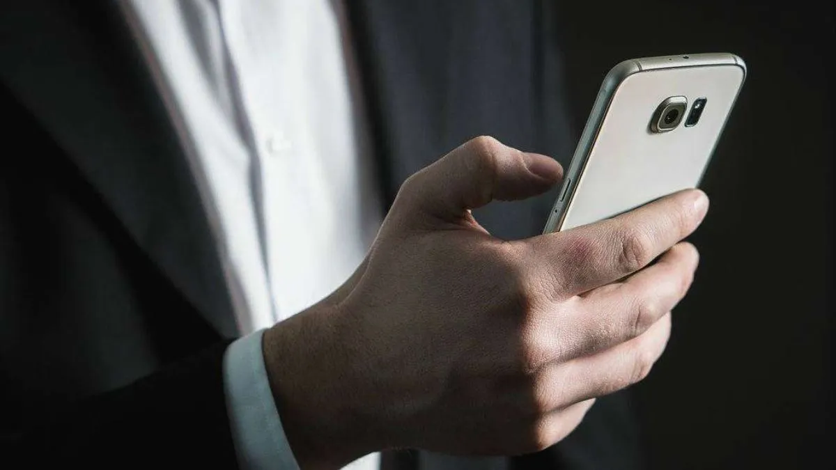 करोड़ों मोबाइल यूजर्स के लिए बड़ी खबर, Google बंद करने जा रहा है सालों पुराना पॉपुलर फीचर Google, Google Assistant, Gemini, tech news in Hindi, Google Assistant is shutting down, gemini to r- India TV Hindi