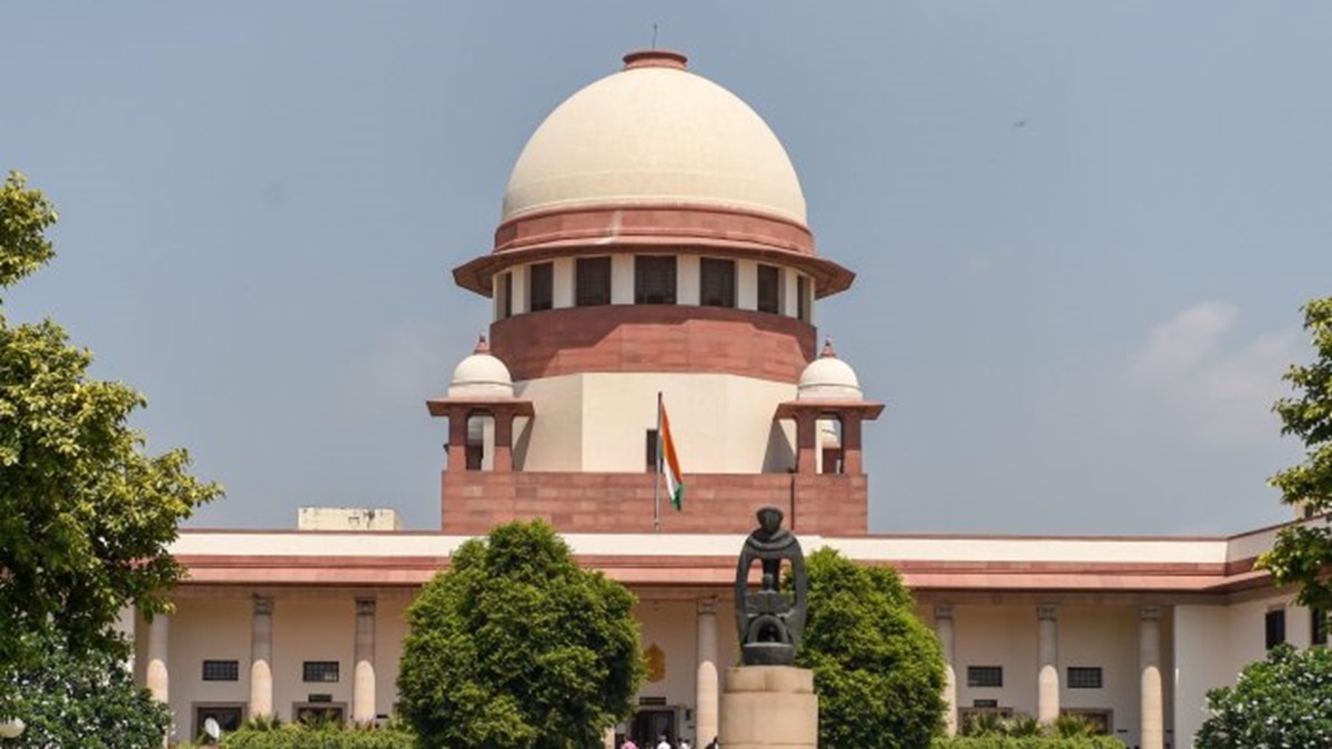 ‘नाबालिग लड़की के स्तनों को पकड़ना रेप या उसके प्रयास में नहीं आता’, इलाहाबाद HC के इस फैसले पर SC ने लगाई रोक