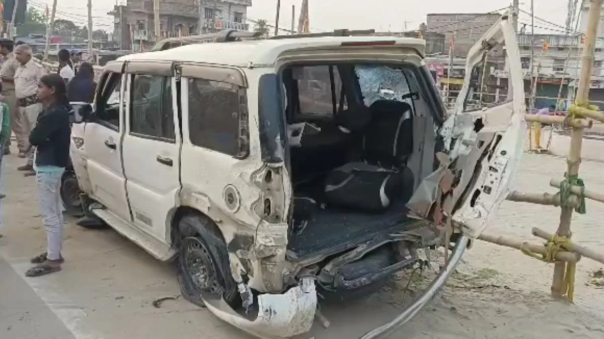 स्कॉर्पियो पलटने से 4 बारातियों की मौत।- India TV Hindi