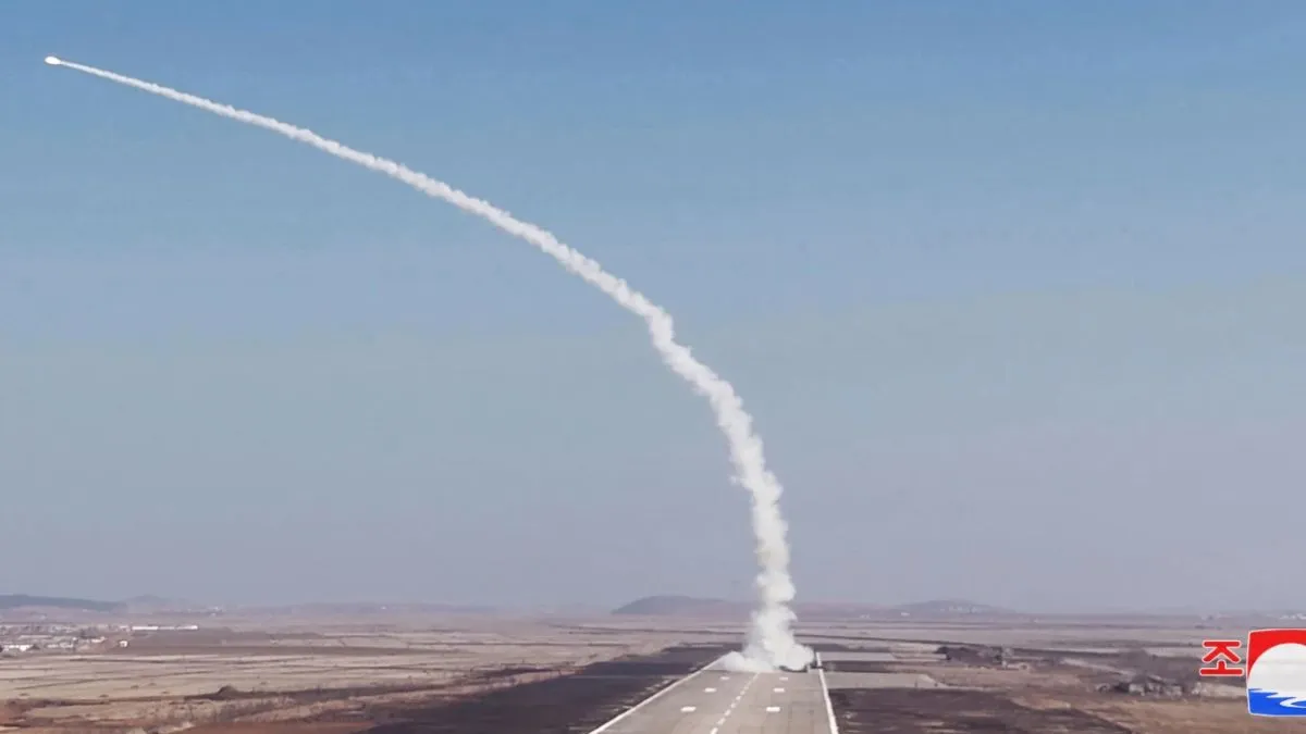 अमेरिका और दक्षिण कोरिया ने की ऐसी हरकत, बौखलाए उत्तर कोरिया ने दाग दी विमानभेदी मिसाइल उत्तर कोरिया ने दागी एंटी एयरक्रॉफ्ट मिसाइल।- India TV Hindi