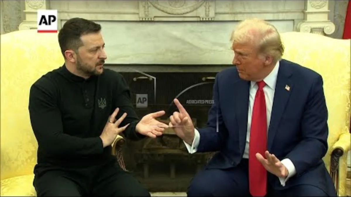 Oval Office में ट्रंप से तीखी बहस के बाद हीरो बने President Zelenskyy, समर्थन में खड़ा हुआ पूरा यूरोप ओवल ऑफिस में तीखी बहस के दौरान अमेरिकी राष्ट्रपति डोनाल्ड ट्रंप और यूक्रेन के प्रेसिडेंट व्लादिमिर ज- India TV Hindi