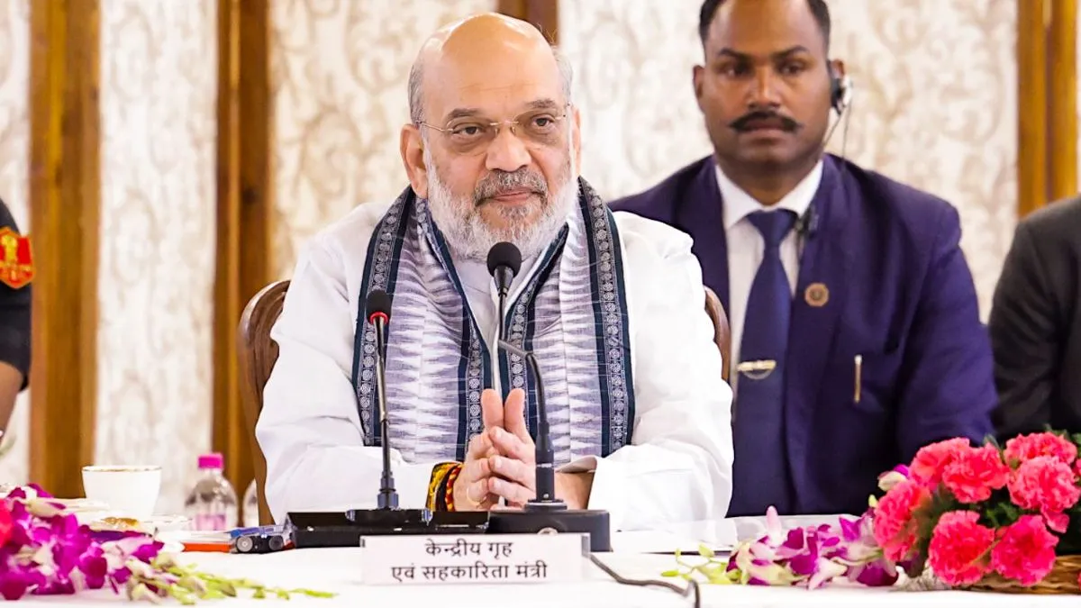 अमित शाह ने सुरक्षा एजेंसियों के साथ की समीक्षा बैठक, कश्मीर में आतंकवाद के खात्मे का किया आह्वान Amit Shah, Jammu and Kashmir, security agencies, Article 370, terrorism- India TV Hindi