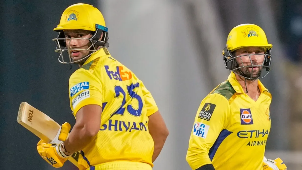 आईपीएल इतिहास में चेन्नई को पहली बार देखना पड़ा ये दिन, एमएस धोनी की कप्तानी में शर्मनाक रिकॉर्ड की झड़ी Shivam Dube and Devon Conwa- India TV Hindi