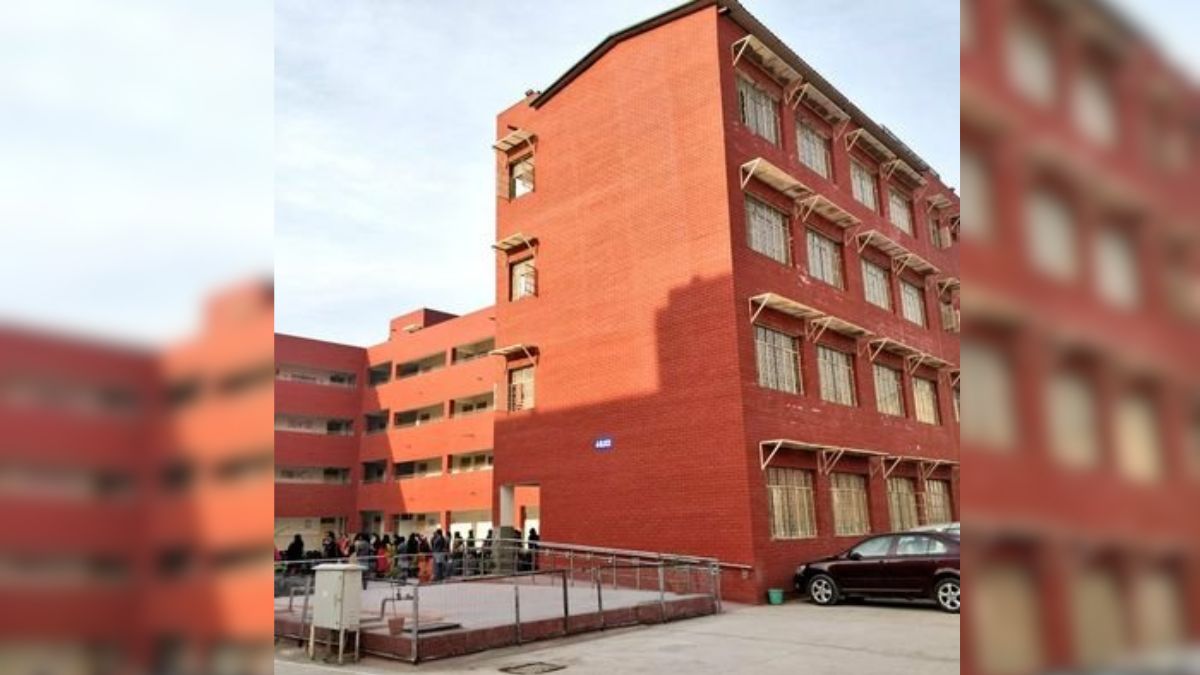 दिल्ली सरकार ने दे दी बड़ी खुशखबरी! जल्द स्कूलों में फिर से शुरू होगी ये सुविधा