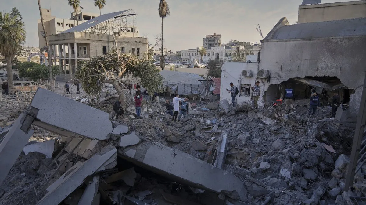 अस्पताल से कमांड सेंटर चला रहे थे हमास आतंकी, इजरायल ने किया हमले में उड़ाने का दावा गाजा में अस्पताल पर आईडीएफ का हमला। - India TV Hindi