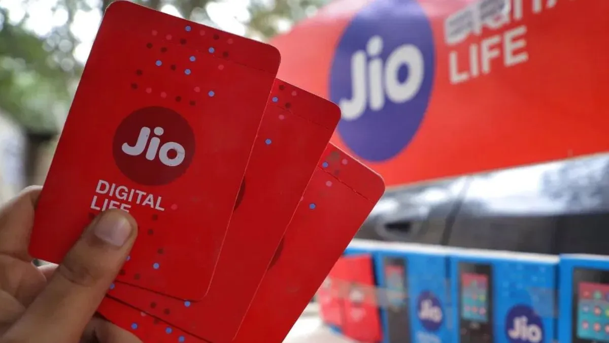 Jio के 46 करोड़ यूजर्स की टेंशन खत्म, 90 दिन वाले प्लान से Airtel,Vi,BSNL की उड़ी नींद Reliance Jio, Jio, Airtel, Vi, BSNL, Jio recharge, Jio Plan Offer, Jio Cheapest Plan, Jio 90 days Pl- India TV Hindi