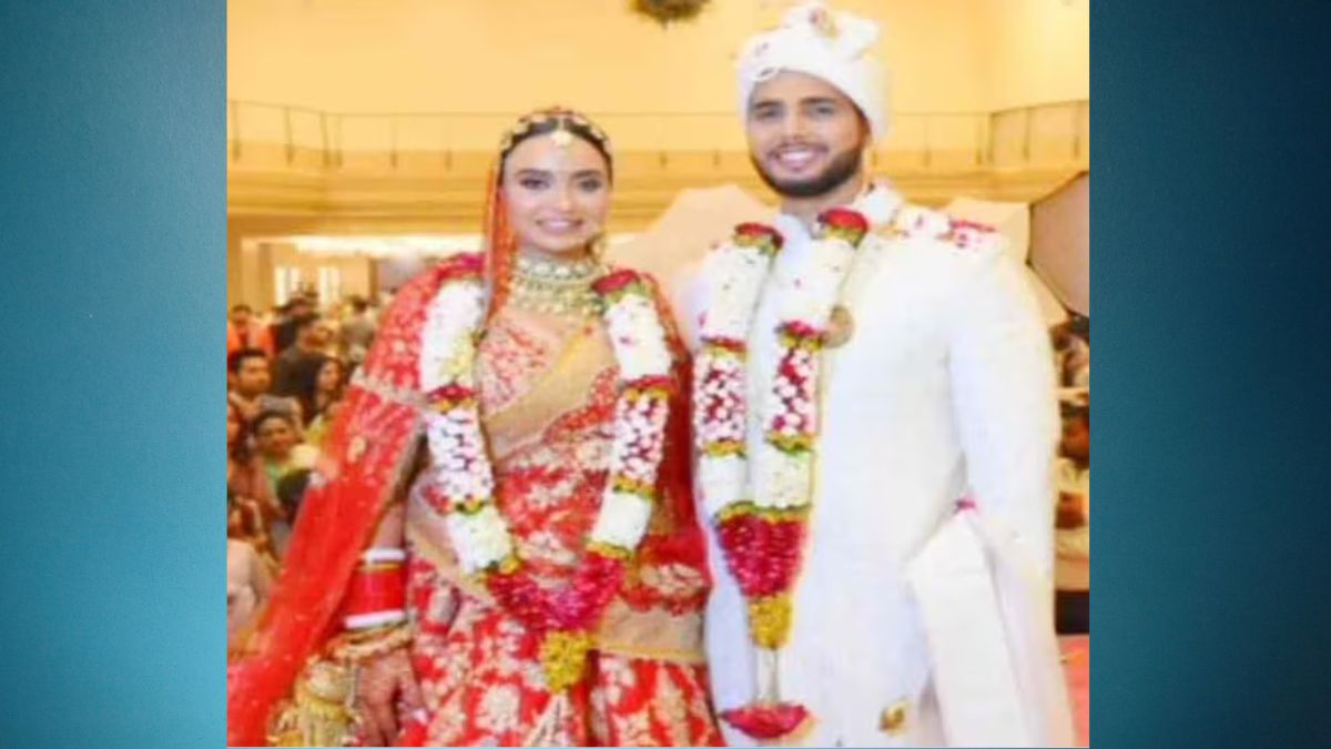 मायावती की भतीजी ने पति के खिलाफ केस दर्ज कराकर मचा दी खलबली, बसपा ने हापुड़ नगर पालिका अध्यक्ष को पार्टी से ही निकाला मायावती की भतीजी ने पति के खिलाफ केस दर्ज कराकर मचा दी खलबली, बसपा ने हापुड़ नगर पालिका अध्यक्ष को पार्टी से ही निकाला