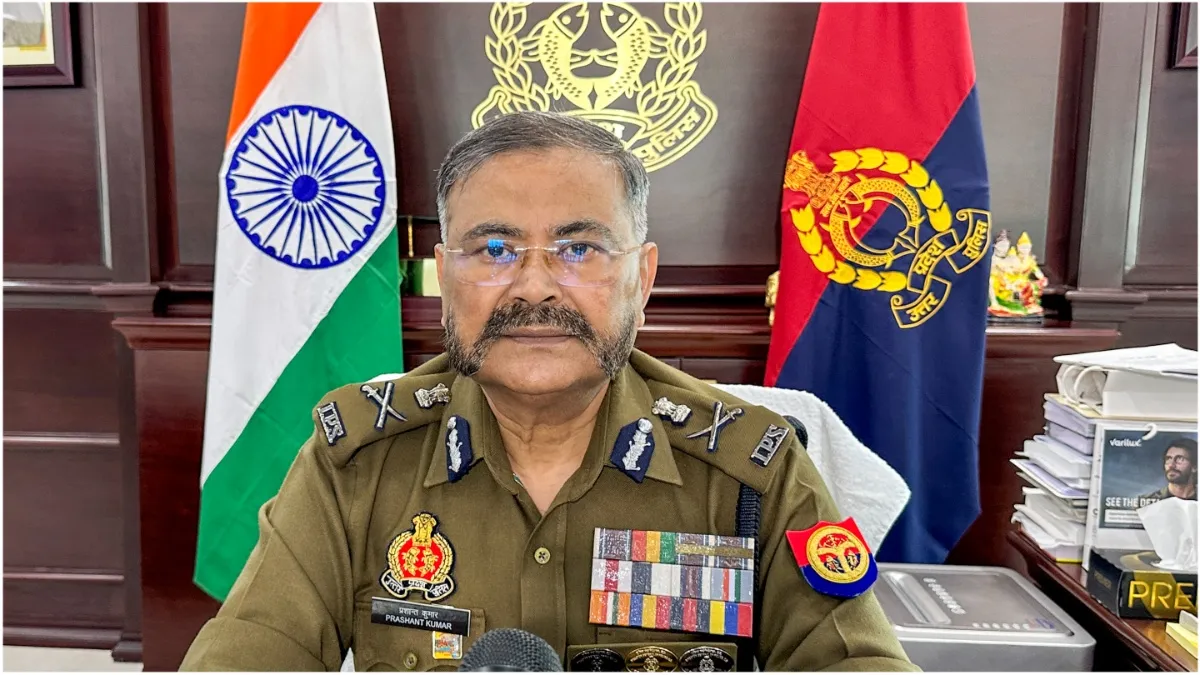 पहलगाम हमले के बाद यूपी के डीजीपी प्रशान्त कुमार ने की मीटिंग, अधिकारियों को दिए दिशानिर्देश UP DGP Prashant Kumar held a meeting and gave guidelines to the officers- India TV Hindi