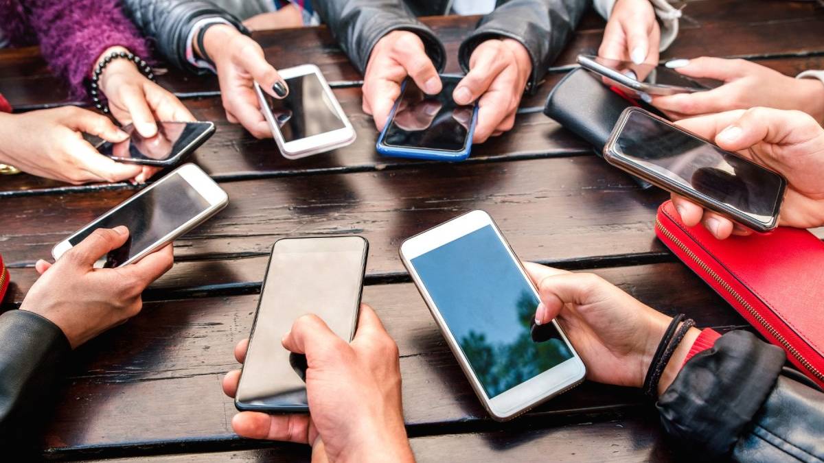 TRAI ने जारी किया फरवरी का डेटा, Airtel और Jio ने लगाई लंबी छलांग, Vi को भारी नुकसान