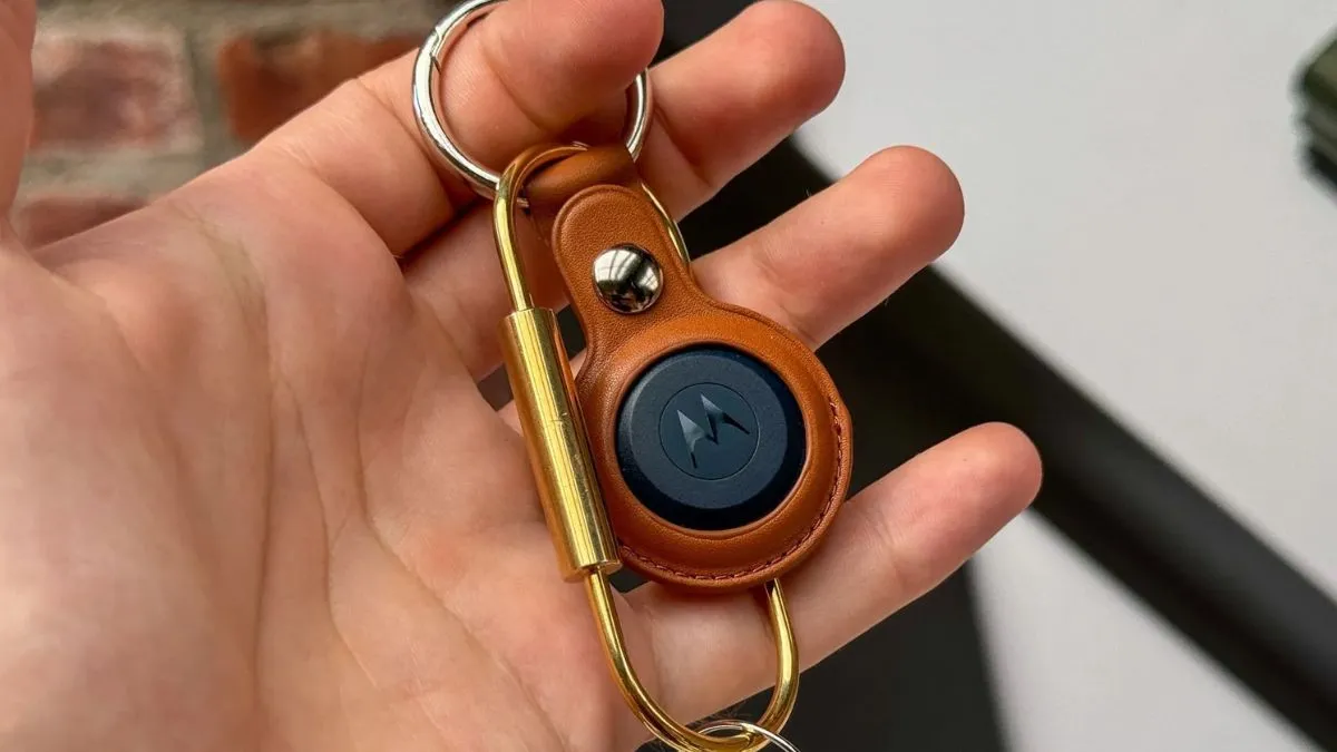 Apple AirTag, Jio Tag, Moto Tag, Moto Tag features, Moto Tag price- India TV Hindi