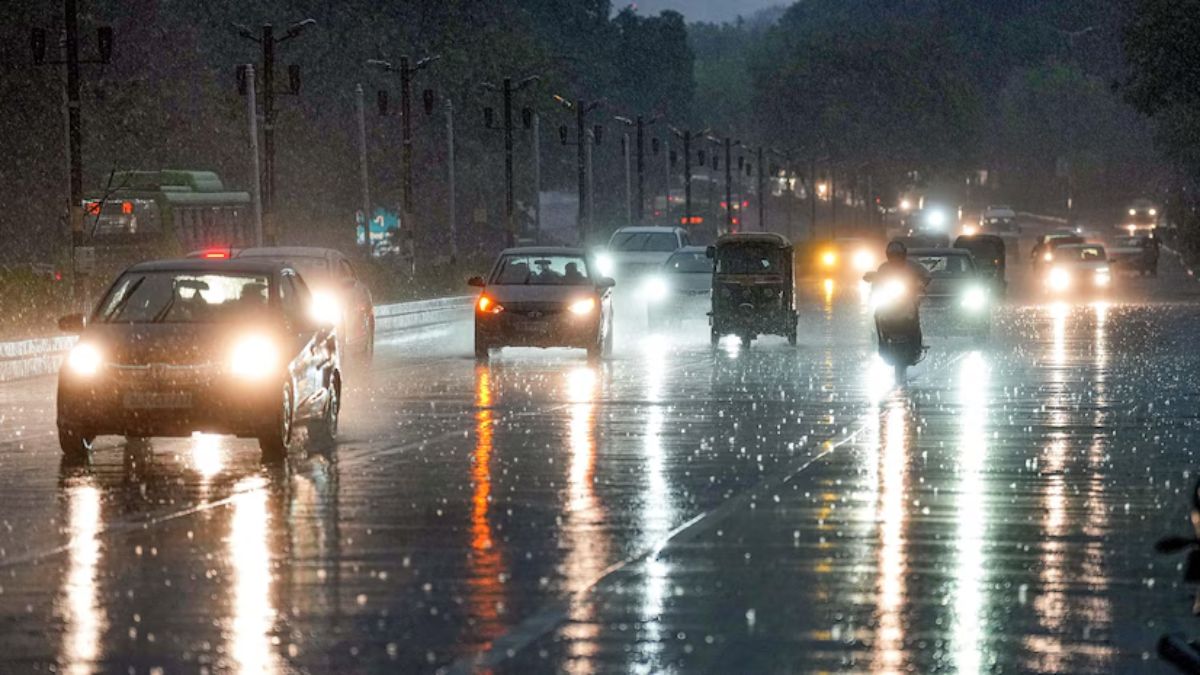 मौसम विभाग ने की दिल्ली में बारिश की भविष्यवाणी, शुक्रवार को मौसम ने अचानक ली करवट