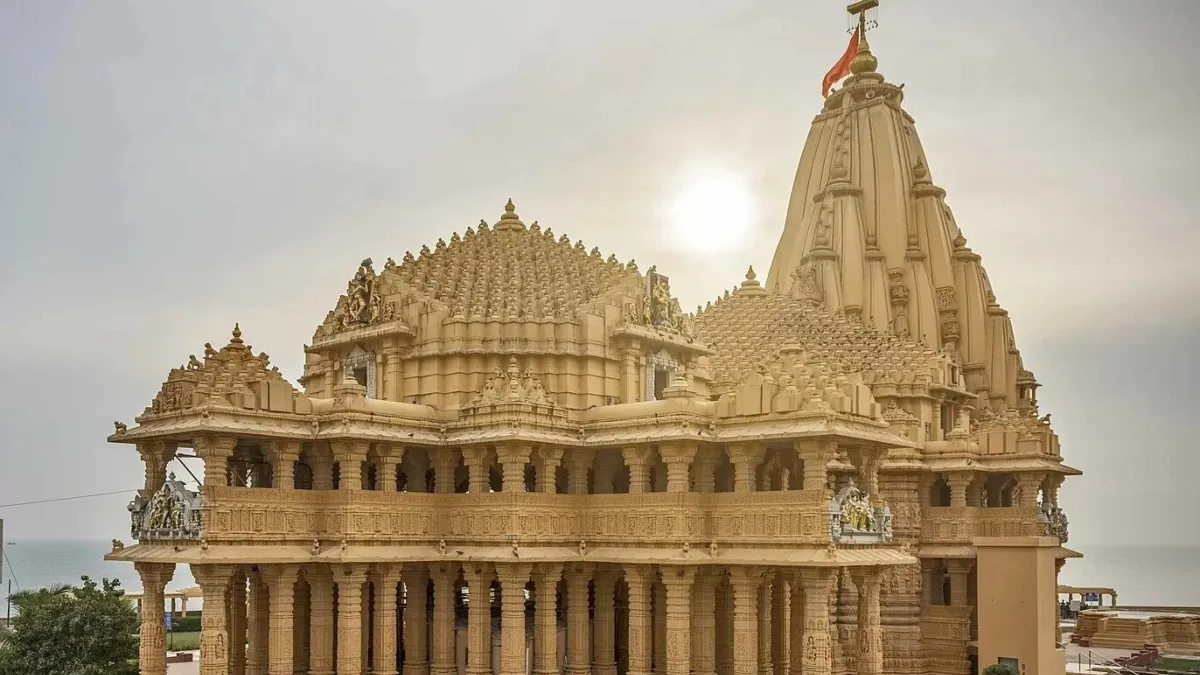 सोमनाथ मंदिर: अतिक्रमण रोकने के लिए बनाई जा रही दीवार, सुप्रीम कोर्ट ने कहा- 5-6 फीट हो ऊंचाई Somnath Temple- India TV Hindi