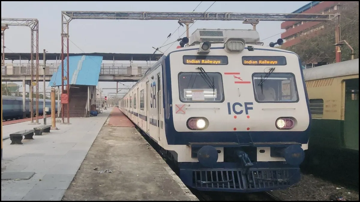गोरखपुर जंक्शन पर मेगा ब्लॉक, 22 ट्रेनों पर होगा असर, गोरखधाम हमसफर और वंदे भारत ट्रेन कैंसिल Gorkhpur- India TV Hindi