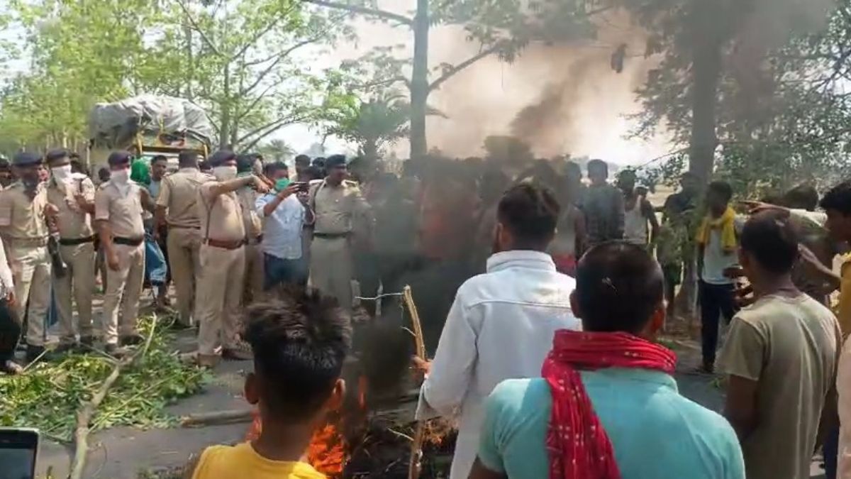 नाले में मिली सिर कटी लाश, आरोपियों ने गुप्तांग भी काटा; गुस्साए ग्रामीणों ने किया प्रदर्शन