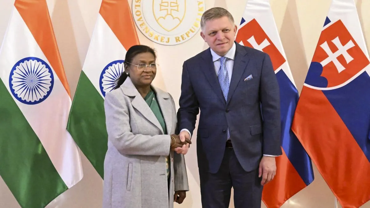 रूस-यूक्रेन युद्ध पर बोला स्लोवाकिया, कहा-हथियारों से नहीं हो सकता जंग का समाधान स्लोवाकिया के राष्ट्रपति पीटर पेलेग्रिनी और भारत की प्रेसिडेंट द्रौपदी मुर्मू।- India TV Hindi