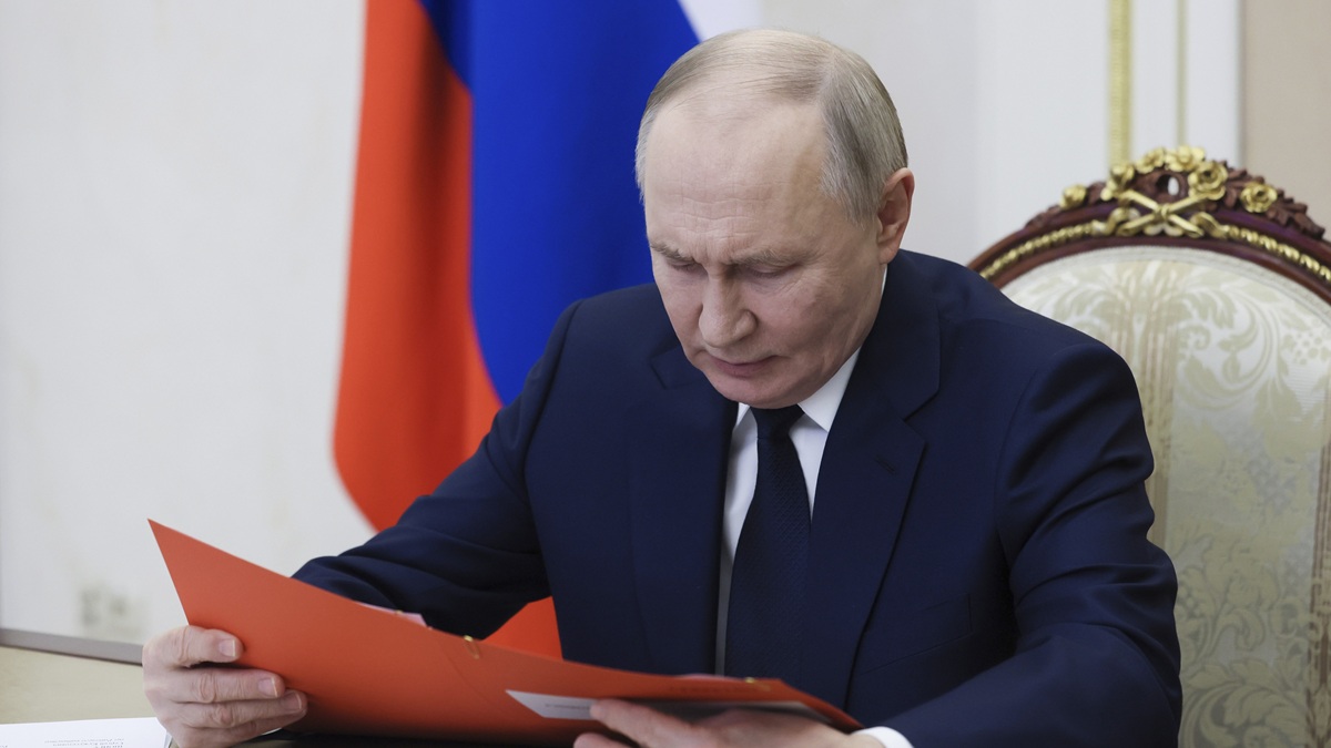 पुतिन ने यूक्रेन में अस्थाई युद्ध विराम किया, ईस्टर पर की घोषणा, दोनों देशों के बीच सैकड़ों कैदियों की अदला-बदली