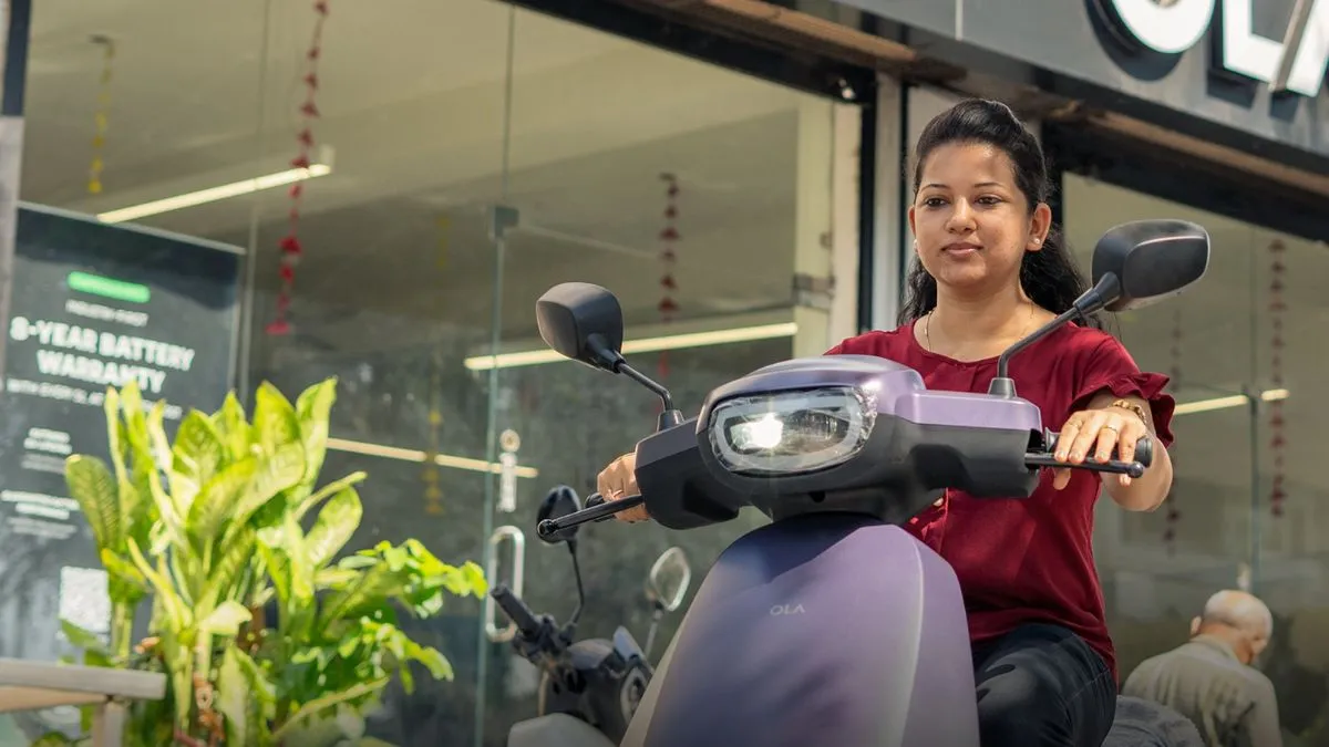 महिलाओं को इलेक्ट्रिक स्कूटर पर मिलेगी ₹36,000 तक की सब्सिडी, आज आ सकती है दिल्ली की EV Policy 2.0 delhi, delhi ev policy, delhi ev policy 2.0, ev policy, electric vehicle, ev, electric two wheeler, - India TV Paisa