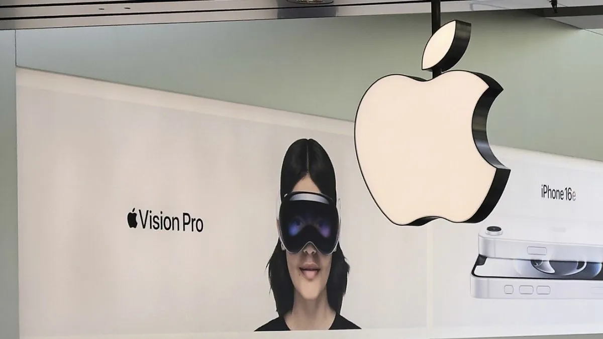 डोनाल्ड ट्रंप की धमकी से एप्पल के शेयरों में 4% की बड़ी गिरावट, जानें क्या है पूरा मामला apple, apple share price, donald trump, apple tariff, 25 percent tariff on apple, made in india ipho- India TV Paisa