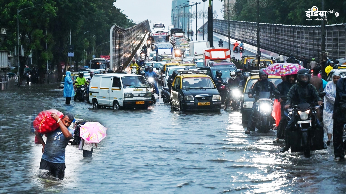 Mumbai Rain Update: मुंबई में भारी बारिश से हाहाकार के बीच राहत, मौसम विभाग की चेतावनी टली!
