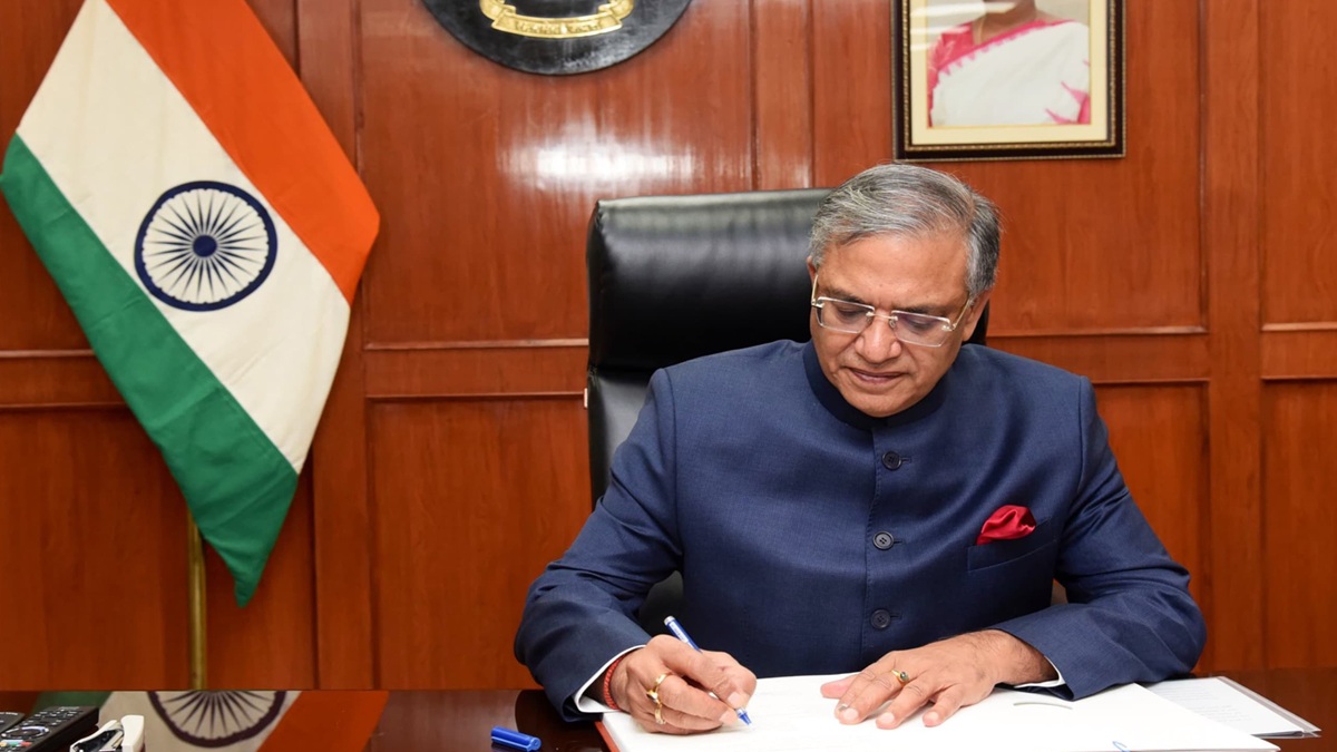 वोटर इन्फार्मेशन स्लिप में सुधार और वोटिंग को आसान बनाने के लिए तीन अहम बदलाव, चुनाव आयोग ने जारी किए निर्देश