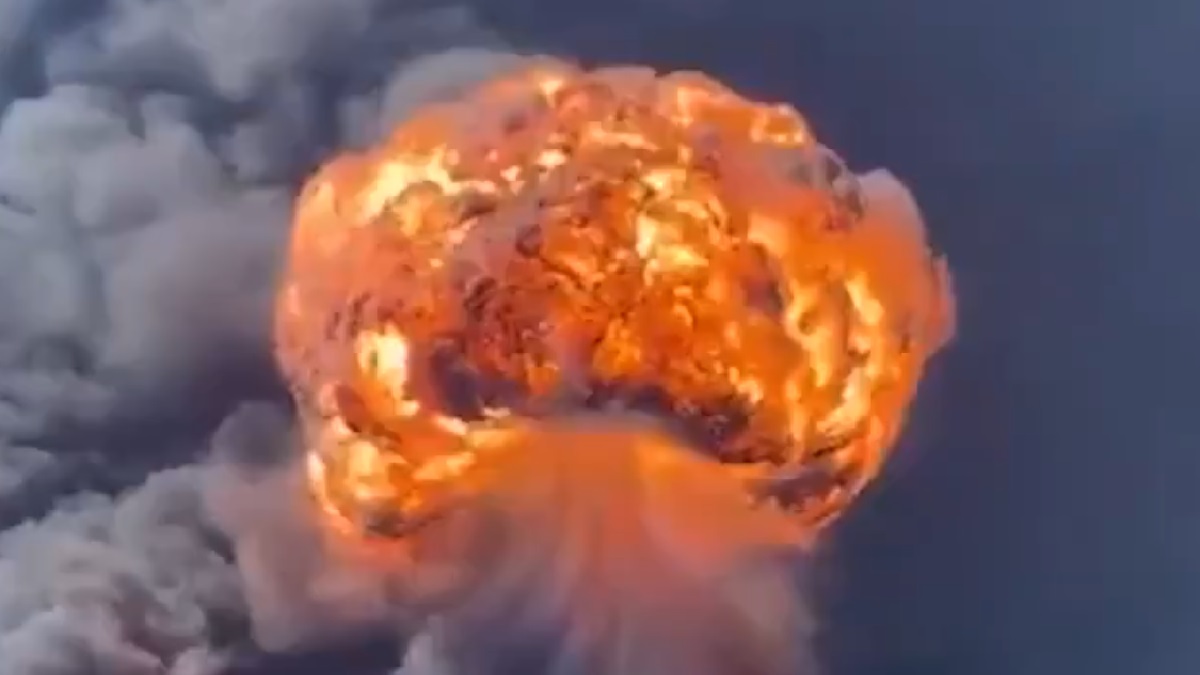 चीन के केमिकल प्लांट में भीषण विस्फोट के बाद बना Mushroom Cloud, देखें VIDEO