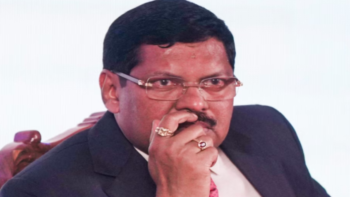 मुंबई: बड़े अफसरों के नहीं पहुंचने से नाराज दिखे CJI, प्रोटोकॉल को लेकर हंसते हुए कह दी बड़ी बात मुंबई: बड़े अफसरों के नहीं पहुंचने से नाराज दिखे CJI, प्रोटोकॉल को लेकर हंसते हुए कह दी बड़ी बात