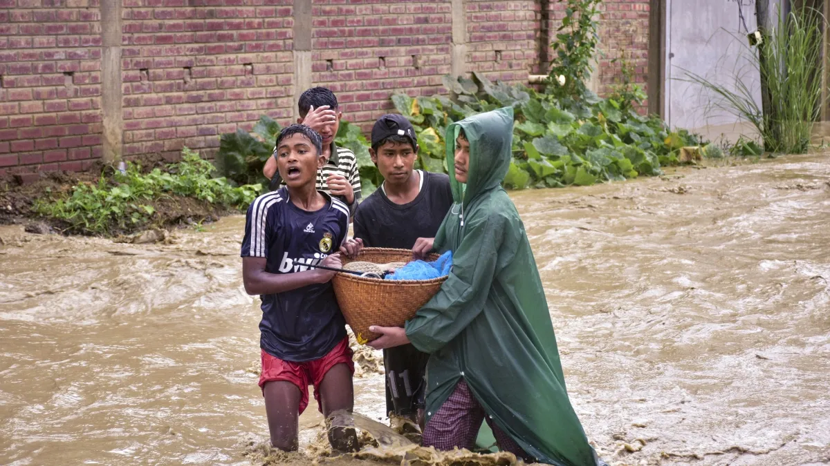 नॉर्थ ईस्ट में बारिश से भारी तबाही, सिक्किम में 500 पर्यटक फंसे, मेघालय में 3 और मिजोरम में 4 मौतें Imphal- India TV Hindi