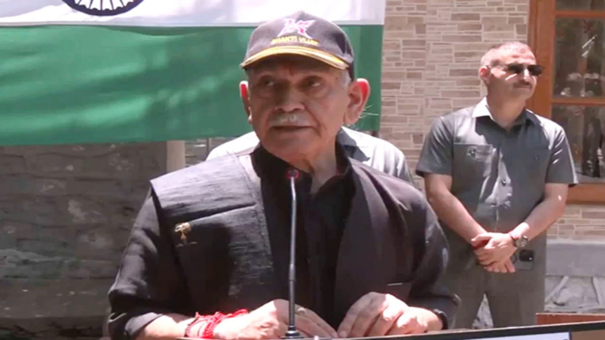 ‘पाकिस्तान में कुछ भी भारतीय सेना की पहुंच से परे नहीं’, उपराज्यपाल मनोज सिन्हा ने दुश्मन देश को दी साफ चेतावनी
