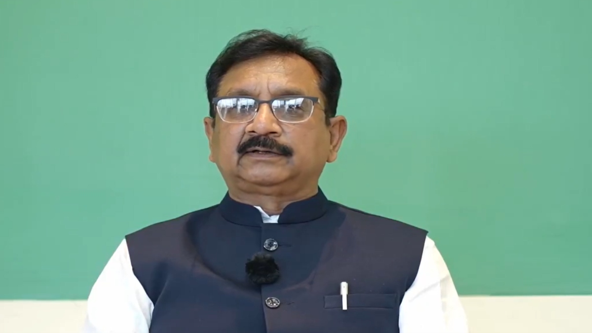 हाथ जोड़कर मांगता हूं माफी… कर्नल सोफिया कुरैशी पर विवादित बयान देने के बाद बोले मंत्री विजय शाह-VIDEO