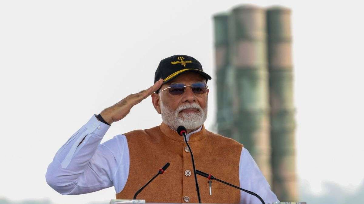 पाकिस्तान ने किया था भारत के S-400 को तबाह करने का दावा, PM मोदी ने साथ में तस्वीर खिंचाकर झूठ का पर्दाफाश किया