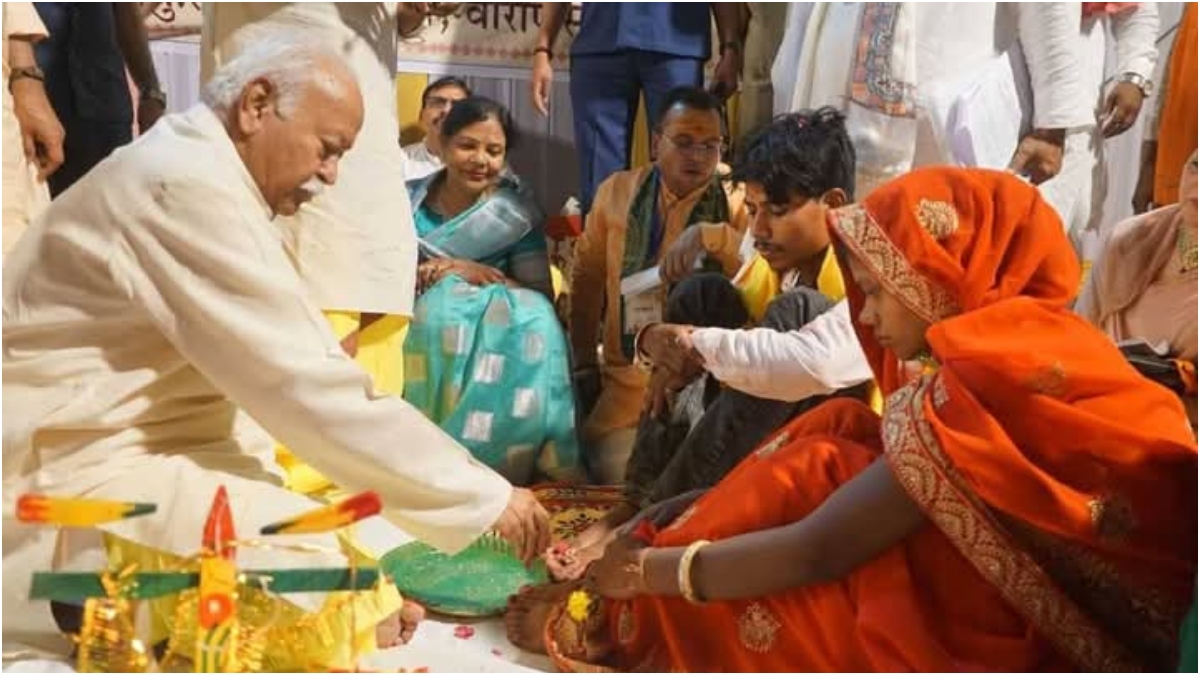 वाराणसी: मोहन भागवत ने किया 125 लड़कियों का कन्यादान, नेग में 501 रुपये दिए, कहा- ‘बेटी का ख्याल रखना’