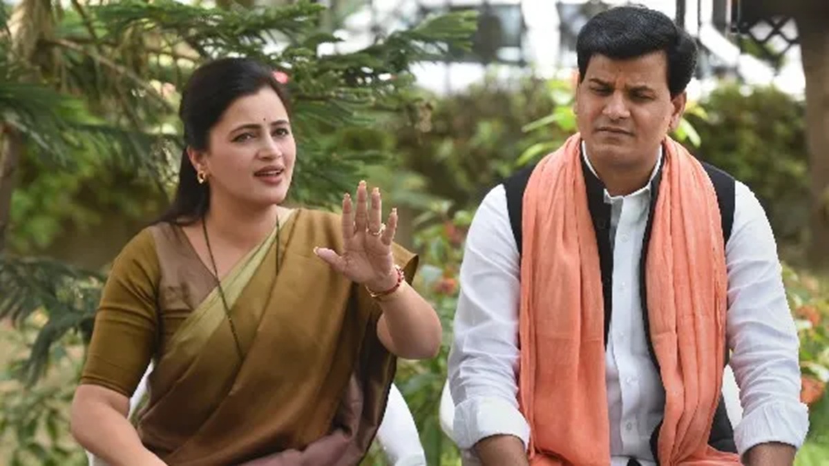 भाजपा नेता नवनीत राणा और उनके पति रवि को जान से मारने की धमकी मिली, पाकिस्तानी नंबर से आया फोन