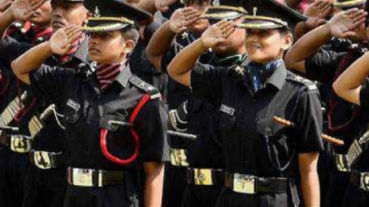 NDA से पहली बार 17 महिला कैडेट्स होंगी पासआउट, कहा- 'एकेडमी पहले आपको तोड़ती है फिर बनाती है' प्रतीकात्मक फोटो- India TV Hindi