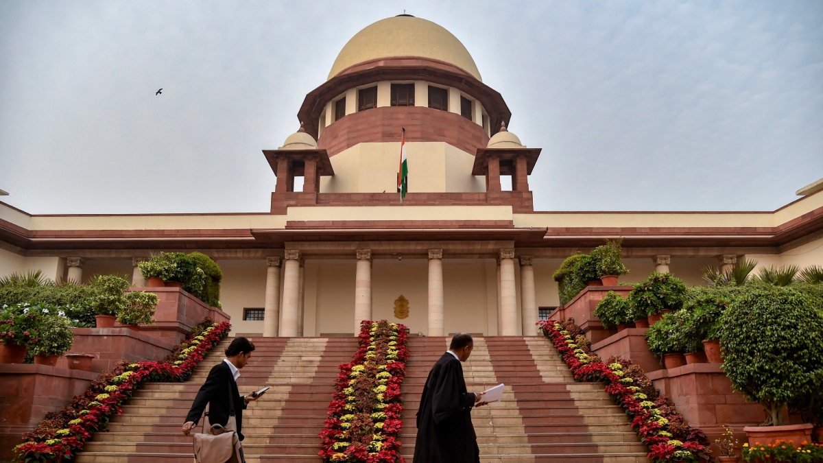 6 कथित पाकिस्तानी नागरिकों को वापस भेजने पर सुप्रीम कोर्ट ने लगाई रोक, जानें क्या कहा