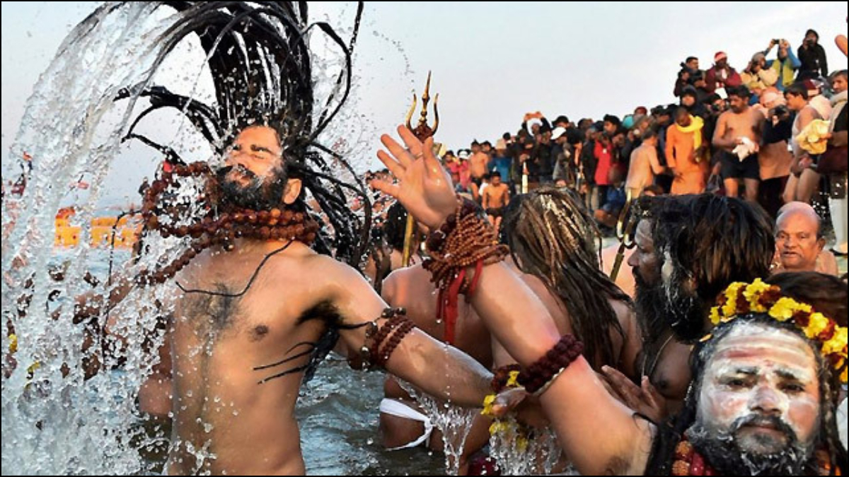 जहां से स्वर्ग को जाता है रास्ता, वहां 12 साल बाद लगा है कुंभ, श्रद्धालुओं ने संगम पर लगाई आस्था की डुबकी, जानिए कैसे पहुंचें?
